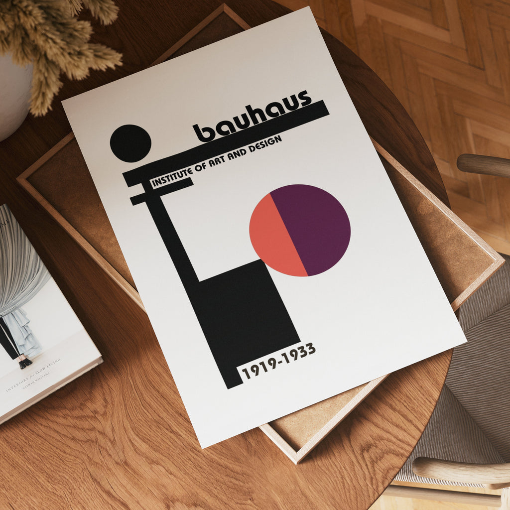 Bauhaus Art and Design poster visad rakt fram – Posternord affisch i hög tryckkvalitet