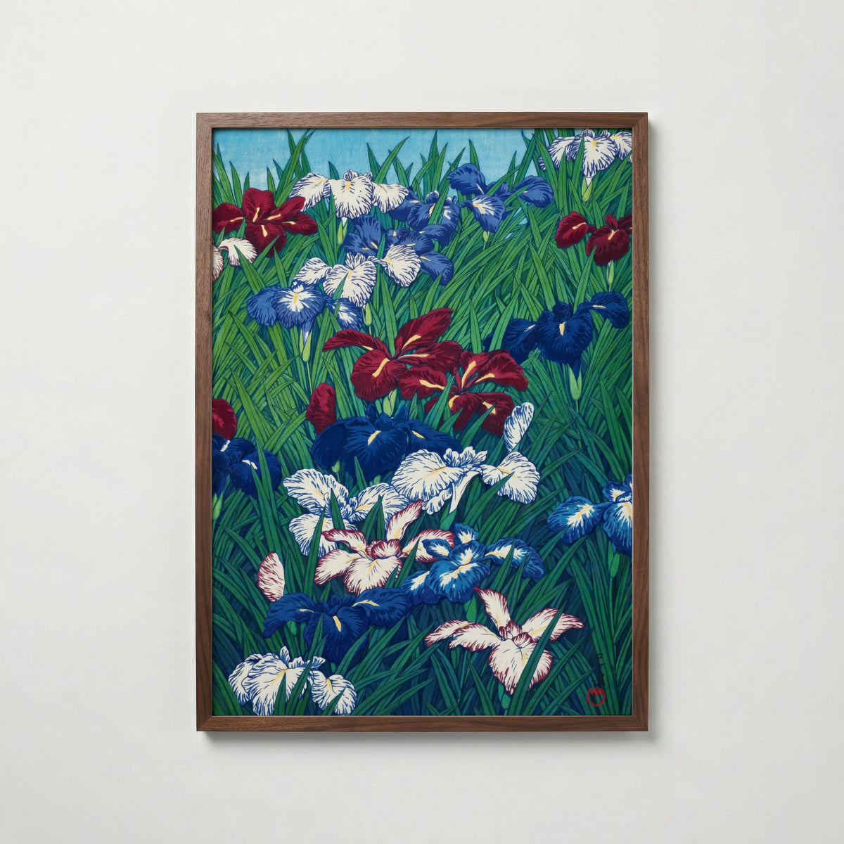 Ayame (Iris) Kawase Hasui i valnötsram med mörkt trä – köp enkelt hos Posternord i hög kvalitet
