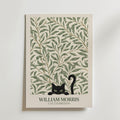 Cat in the Willow Bough William Morris Poster – svart katt i William Morris pilkvistmönster i kräm och grönt