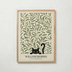 Cat in the Willow Bough William Morris Poster – svart katt i William Morris pilkvistmönster i kräm och grönt