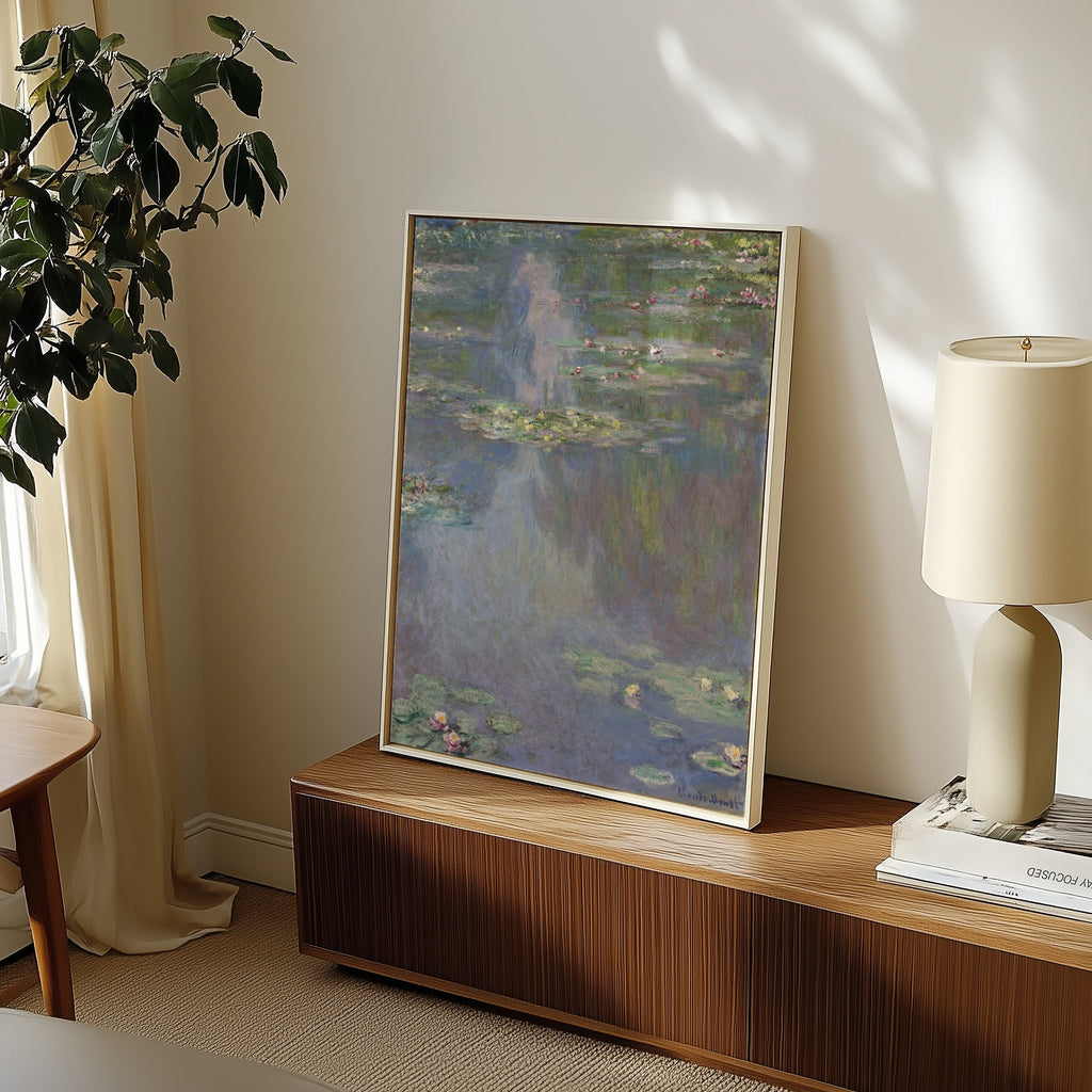 Claude Monet Water Lilies Blue 1907 affisch ovanför säng i minimalistiskt stilrent sovrum – Posternord
